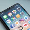 LEWIN乐玩高端APP开发服务，移动应用界面设计展示，体现顶奢科技体验